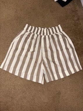 aerie Cream & Tan Vertical-Stripe Elastic-Waist Shorts